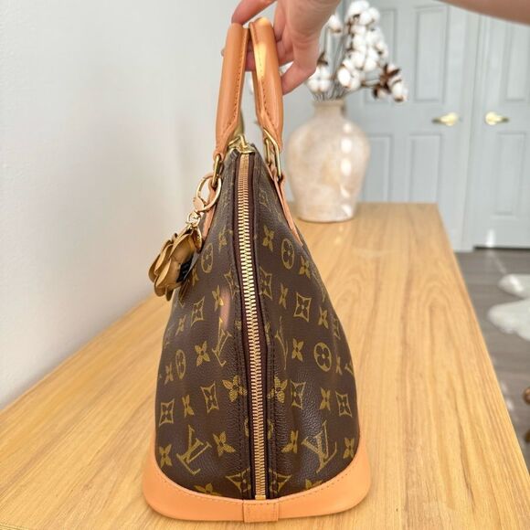 ✅AUTHENTIC✅LOUIS VUITTON ALMA PM - Picture 5 of 15